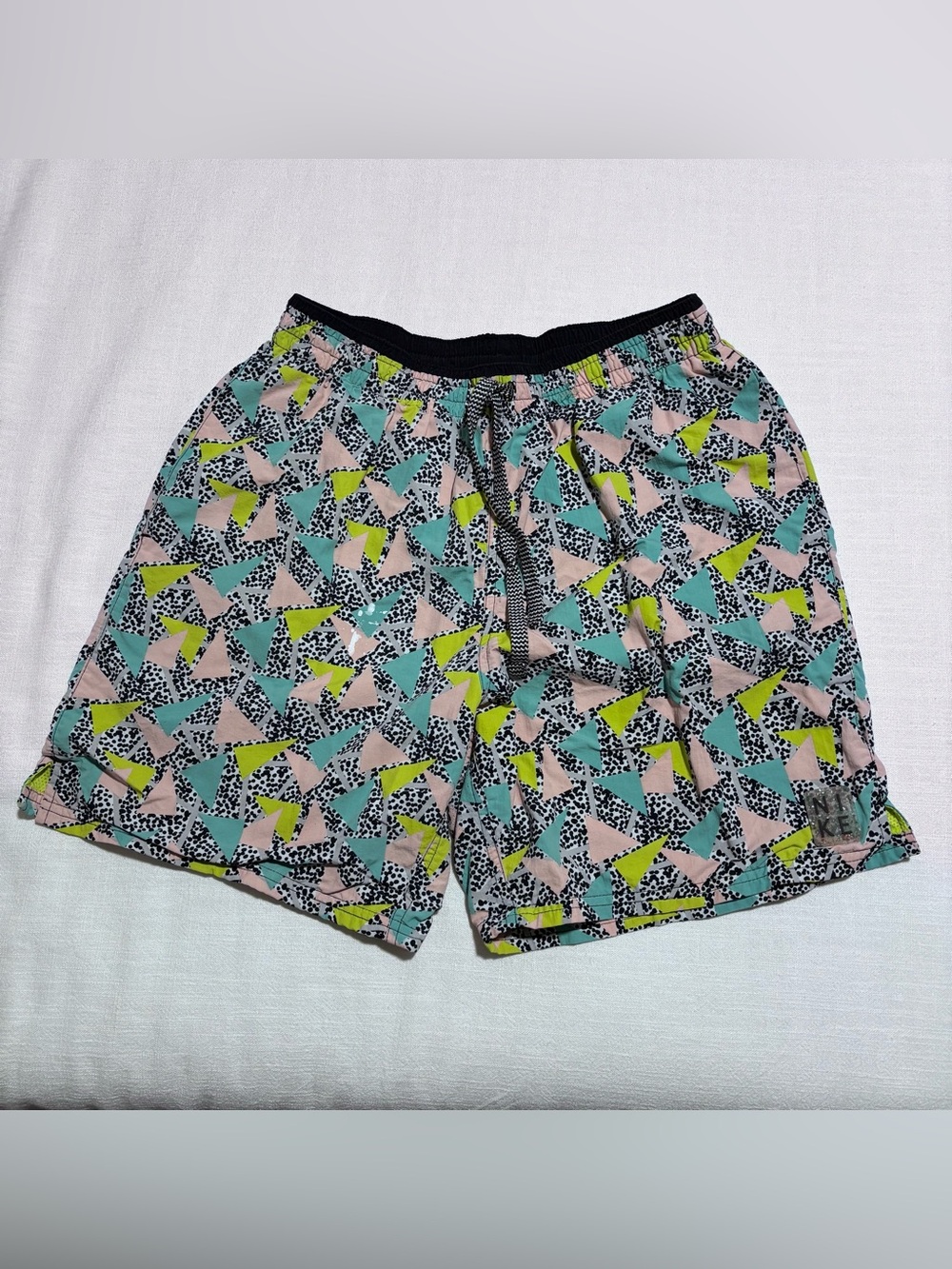 Men’s Nike Vibe Icon 7" Volley Swim Shorts | Multicolor | Size Medium | NESSC459